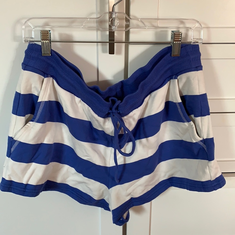 Vineyard vines cozy shorts